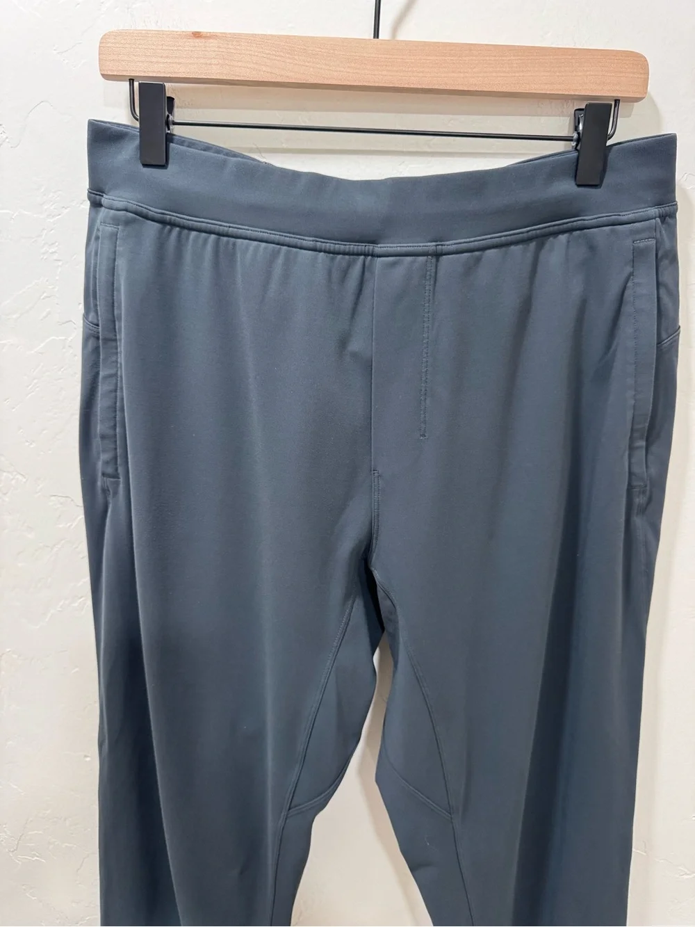 Lululemon Men's Large Surge Jogger Pant 29